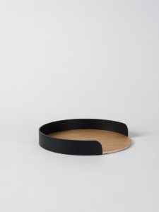 Citta Small Segment Tray in black/natural oak