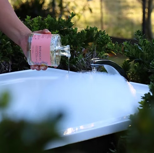 Rose + Wildflower Bubble Bath 500ml - Image 3